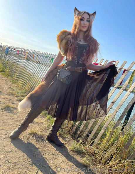 freeazura nude onlyfans