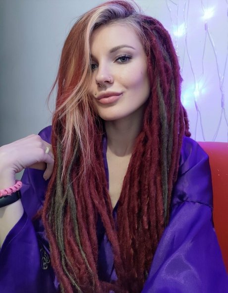 lida bond only fans nude