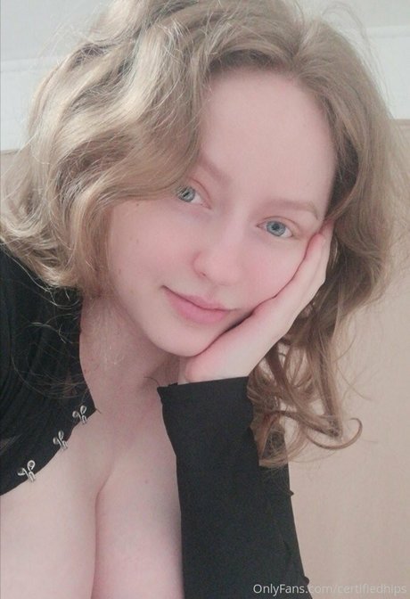 certifiedhips onlyfans strip tease