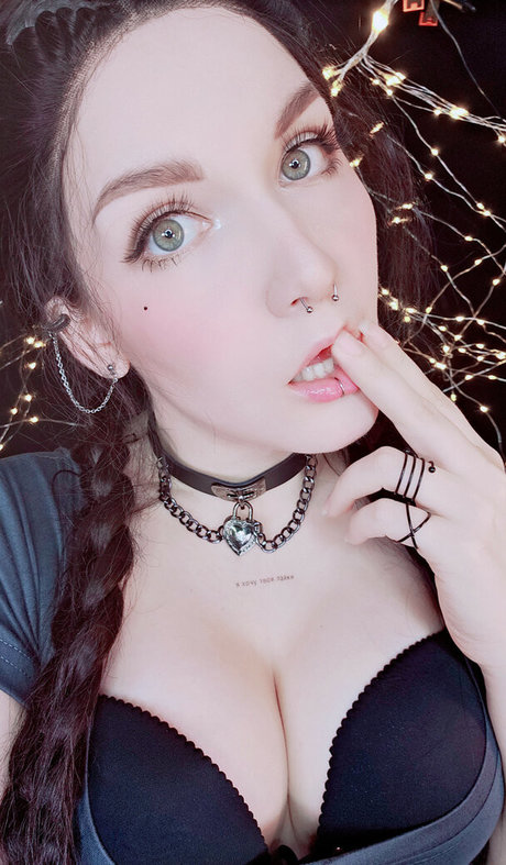 KittyKlaw ASMR onlyfans model images