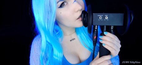 KittyKlaw ASMR en onlyfans