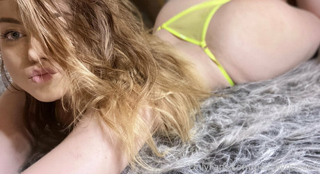 peachyqueeen nude onlyfans leaks