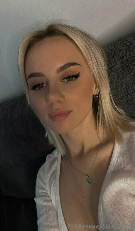 stella mkrtn only fans nudes