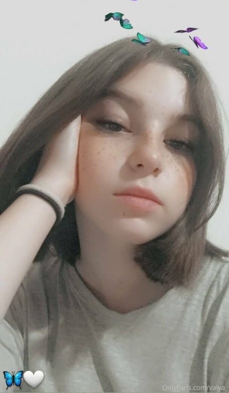 valya_ onlyfans photos