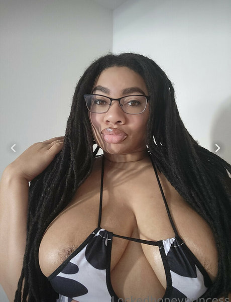 Locked Honey Princess onlyfans