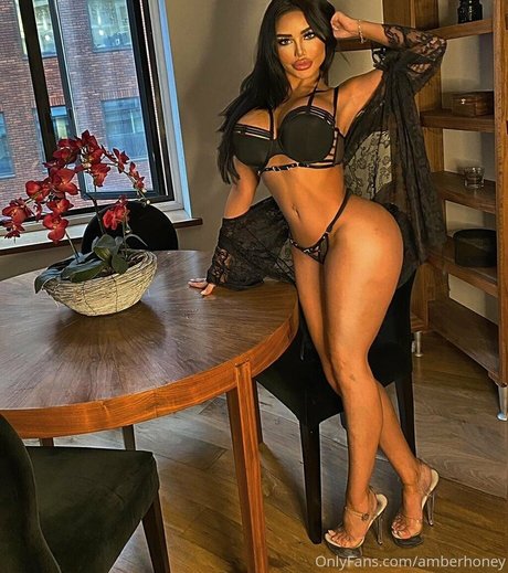 Amber Honeras onlyfans content