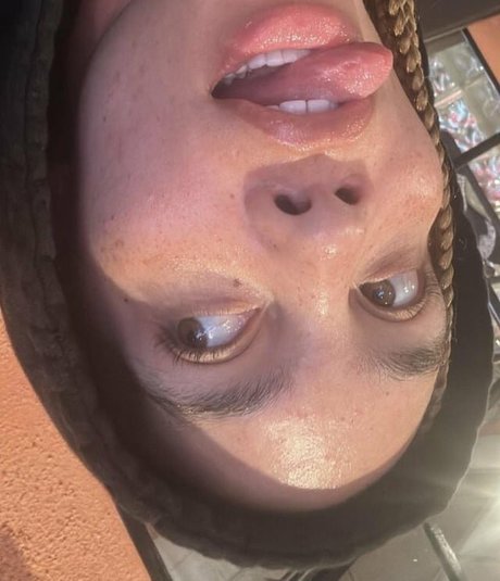 Sara Gold onlyfans leak ass