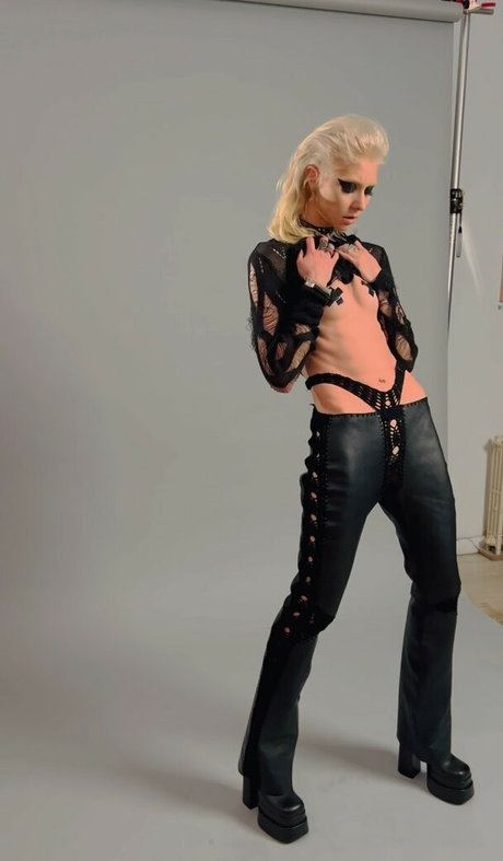 Taylor Momsen free onlyfans