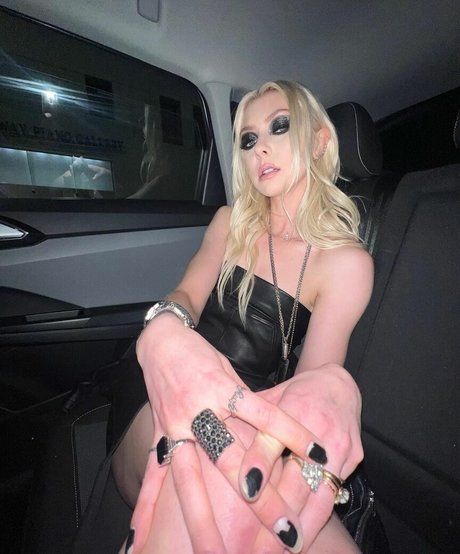 Taylor Momsen nude onlyfans leaked