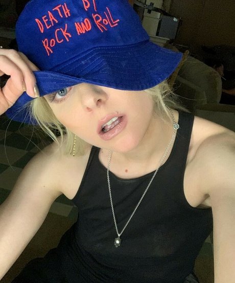 Taylor Momsen onlyfans pics