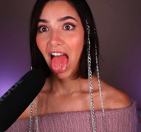 ASMR Glow onlyfans leak fuck