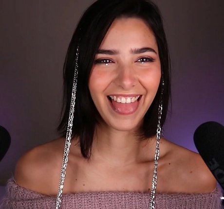 ASMR Glow onlyfans leaks.