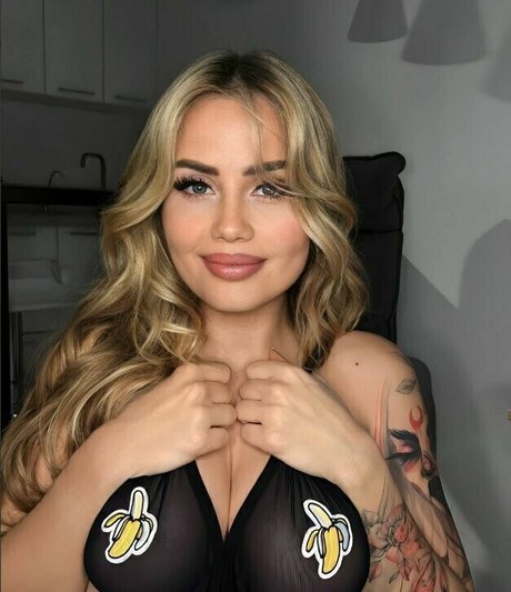 ladyadel onlyfans porn leak