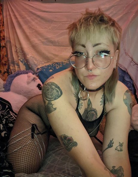 lovexee topless onlyfans