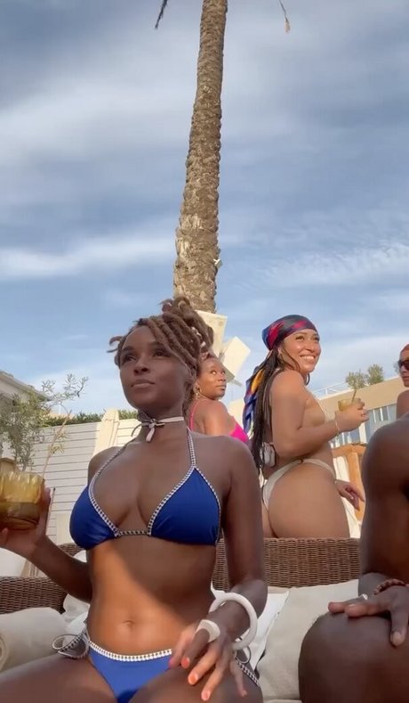 Janelle Monae Profile pic