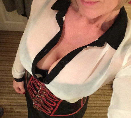 Mrs S Stockings onlyfans naked