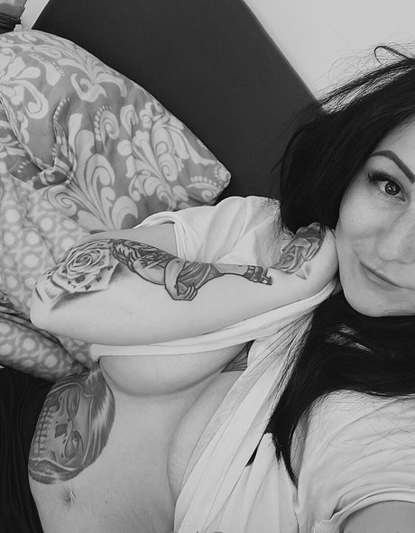 cheeky charlotte naked on onlyfans