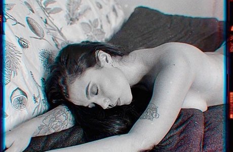 Violet Orlandi onlyfans explicit content