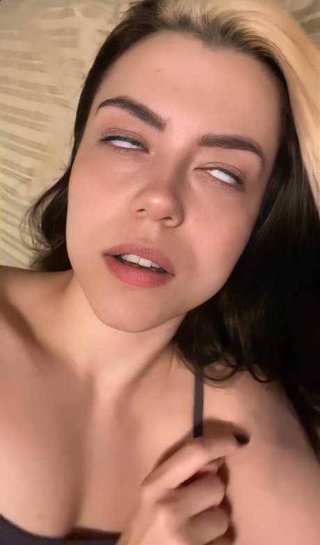 Violet Orlandi naked only fans