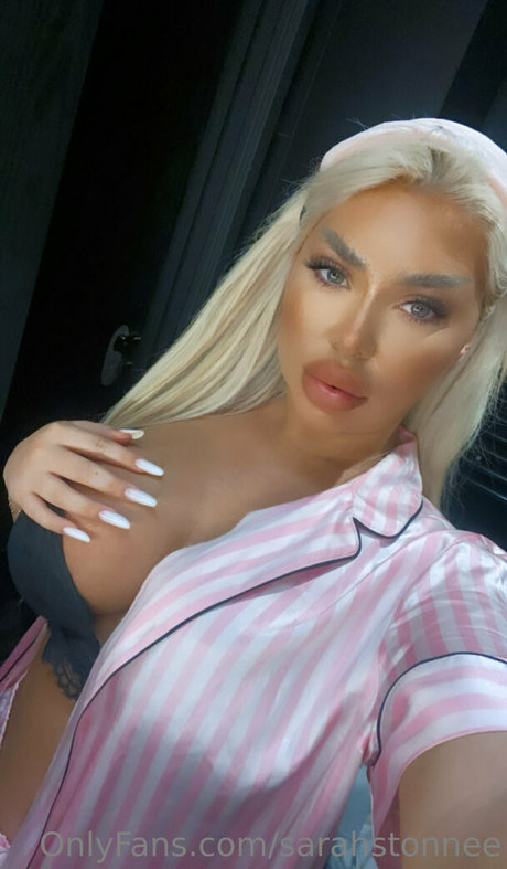 sarahstonnee onlyfans posts