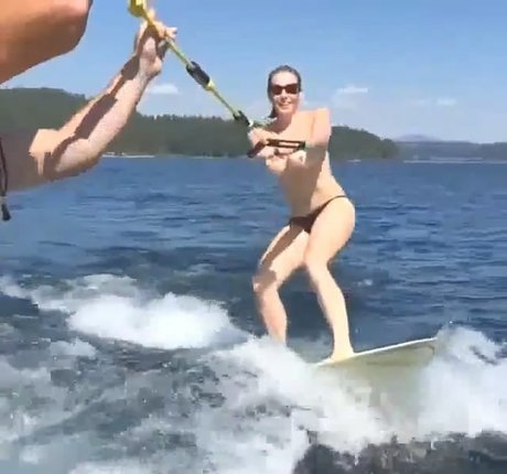 Chelsea Handler onlyfans leaked porn