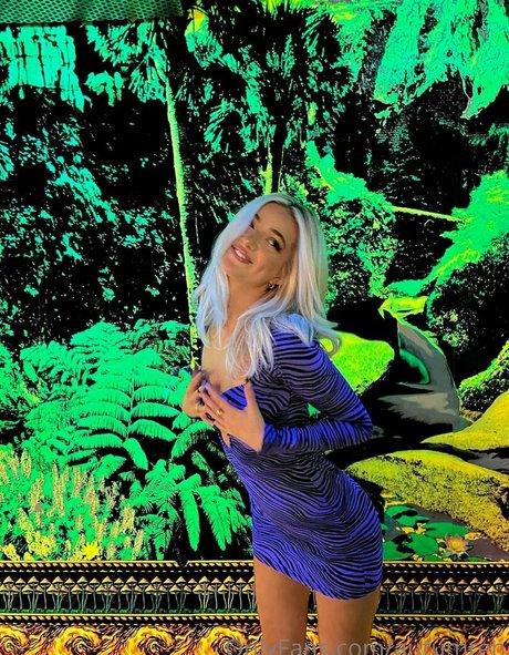 Autumren onlyfans model photos