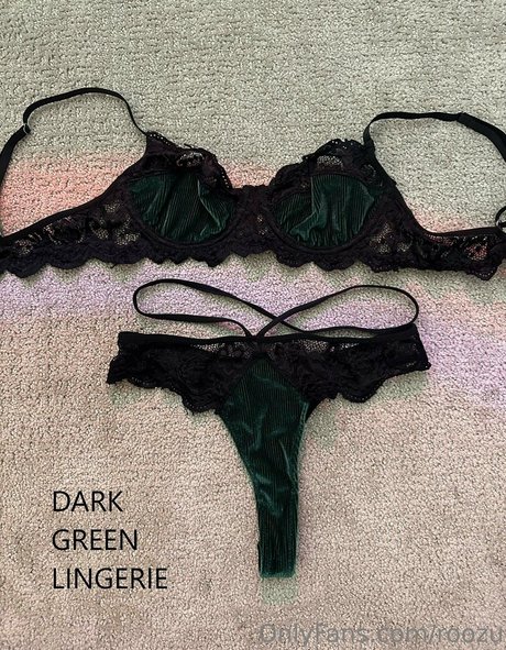 roozu onlyfans strip tease