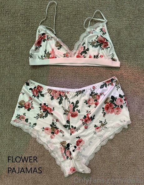 roozu onlyfans topless