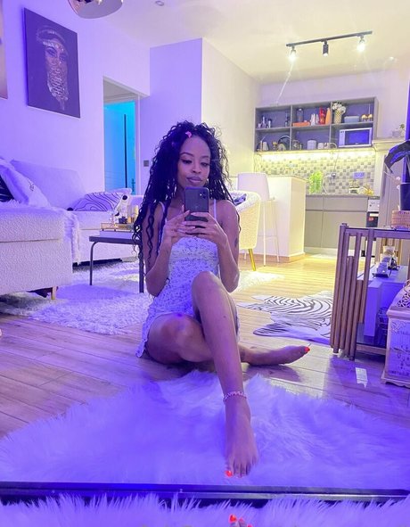 naomiebony onlyfans leaks