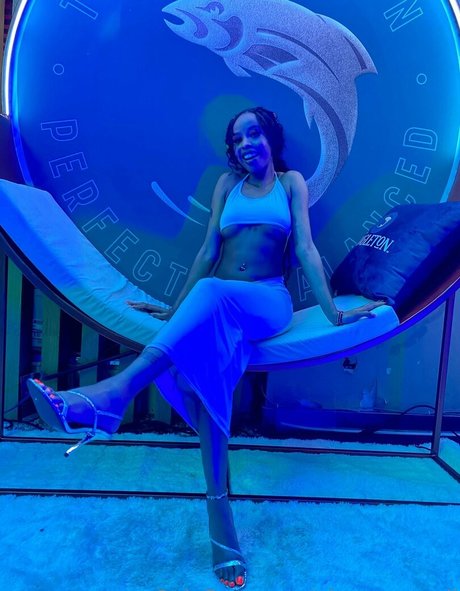 naomiebony Profile pic