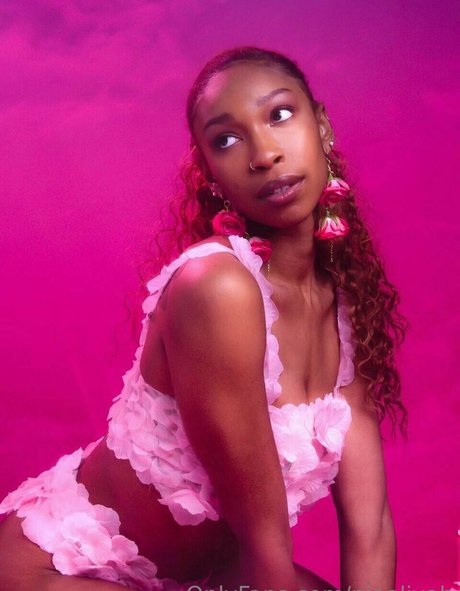 niaaliyah onlyfans nude