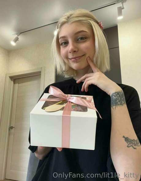 Lit1le Kitty_ onlyfans photo
