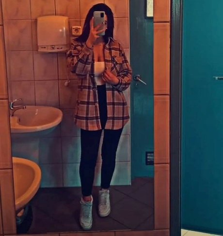 Wiktoria Bystro naked only fans