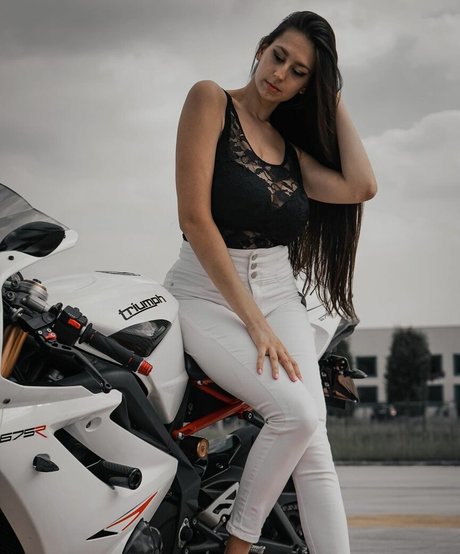 Letizia Ceresa tits onlyfans