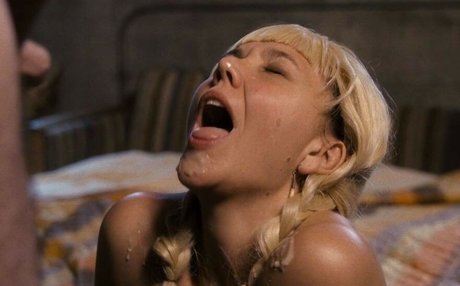 Maggie Gyllenhaal onlyfans leaks.