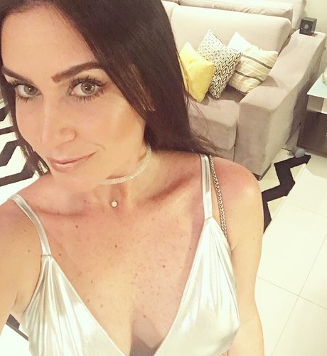 Larissa Erthal nude onlyfans pics