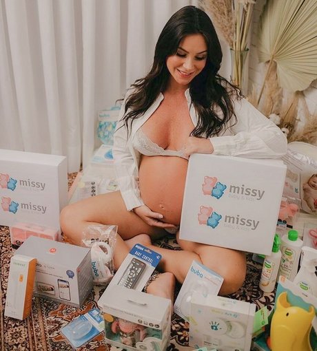 Larissa Erthal onlyfans leak ass