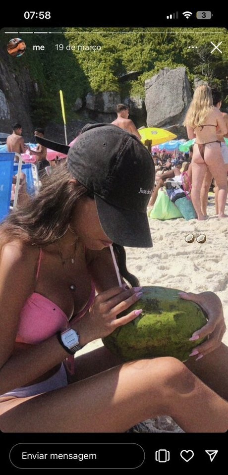 Julia Carneiro onlyfans