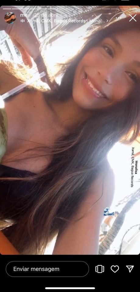 Julia Carneiro onlyfans pics