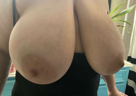 Busty Von Tease onlyfans leaked pics
