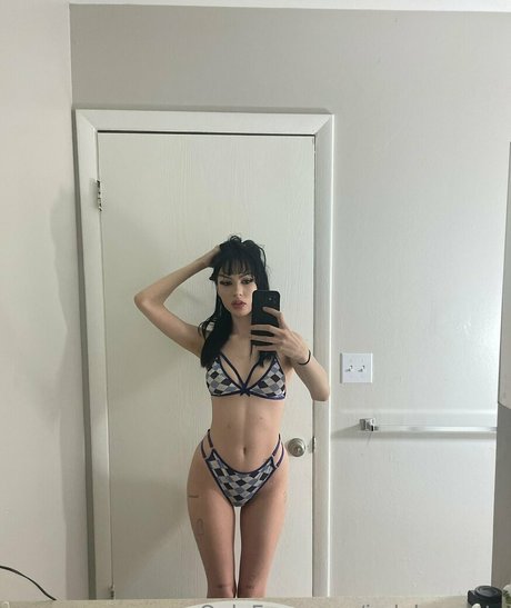 hiravenrose onlyfans model photo