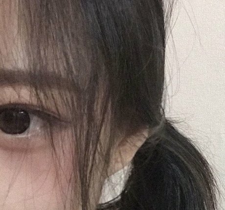 lolbratnyeo onlyfans posts