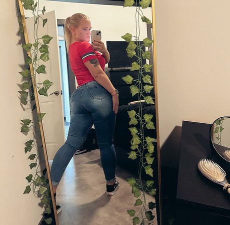 Shazza McKenzie onlyfans pics leaked