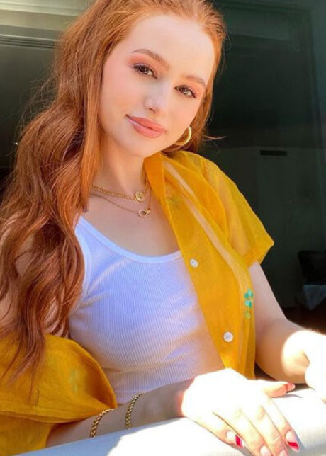 Madelaine Petsch onlyfans topless