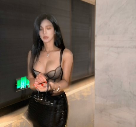 June Gong Profile pic