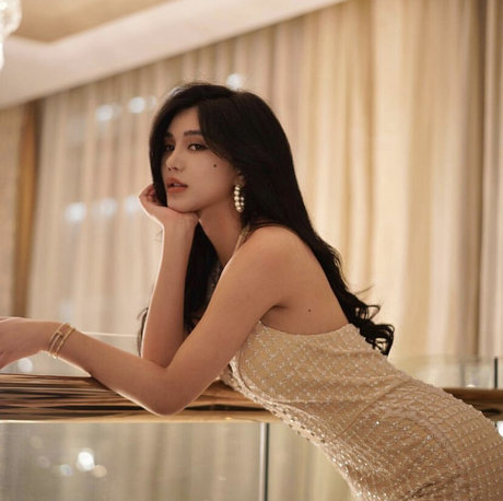 June Gong onlyfans leaked tits