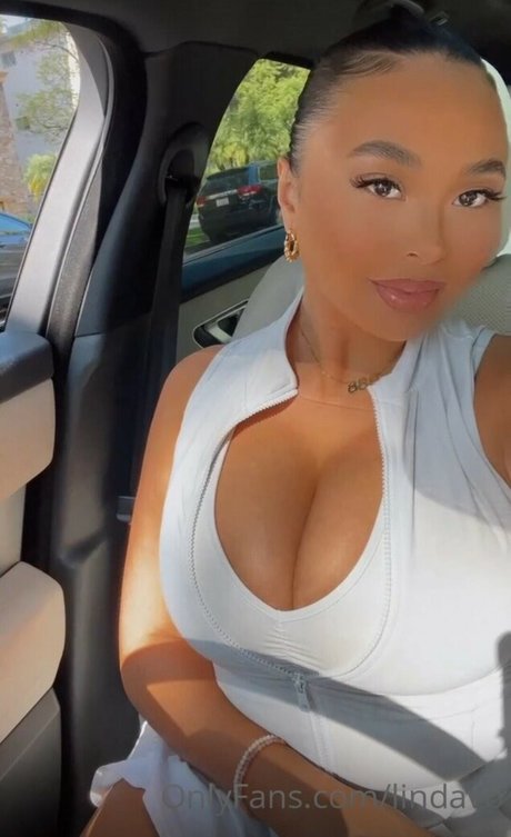 Linda Vo onlyfans model images