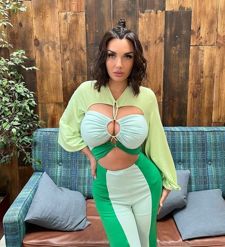 Elettra Lamborghini nude onlyfans leak