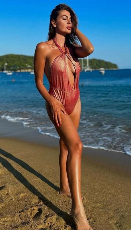 Jolanda De Rienzo onlyfans sexy