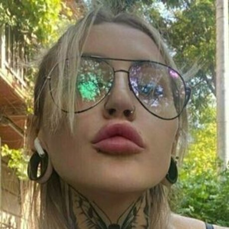 marrllaa leaked naked onlyfans